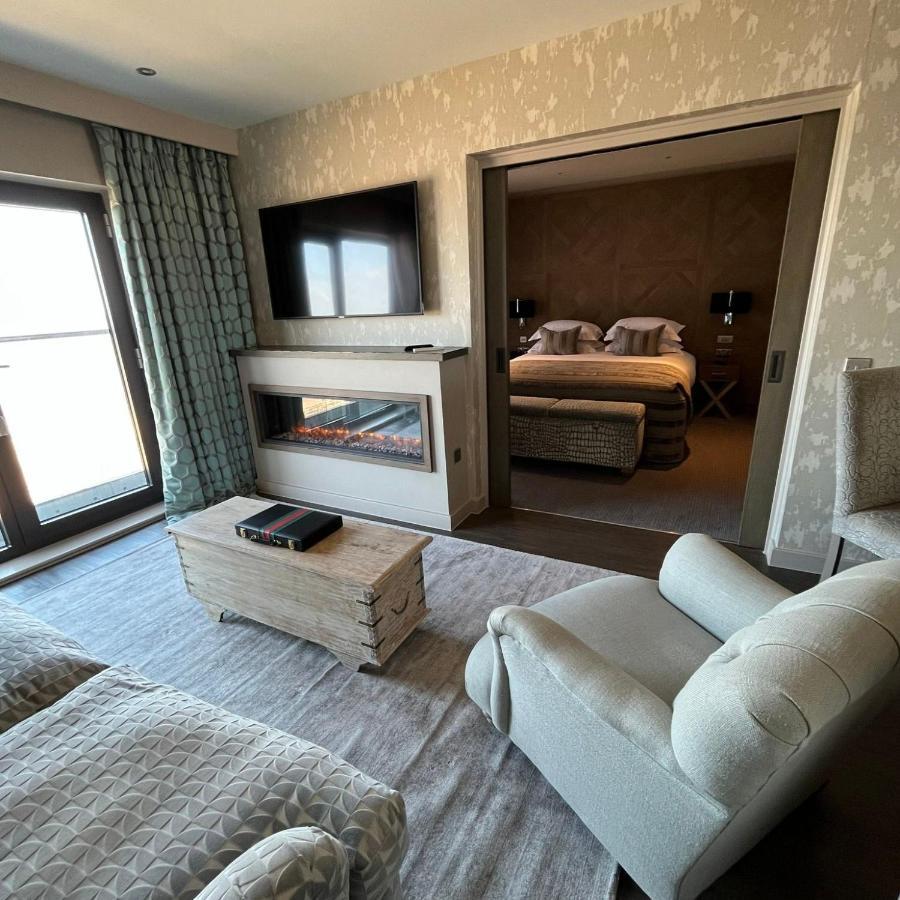 Boulevard Hotel Blackpool Dış mekan fotoğraf A suite at the hotel