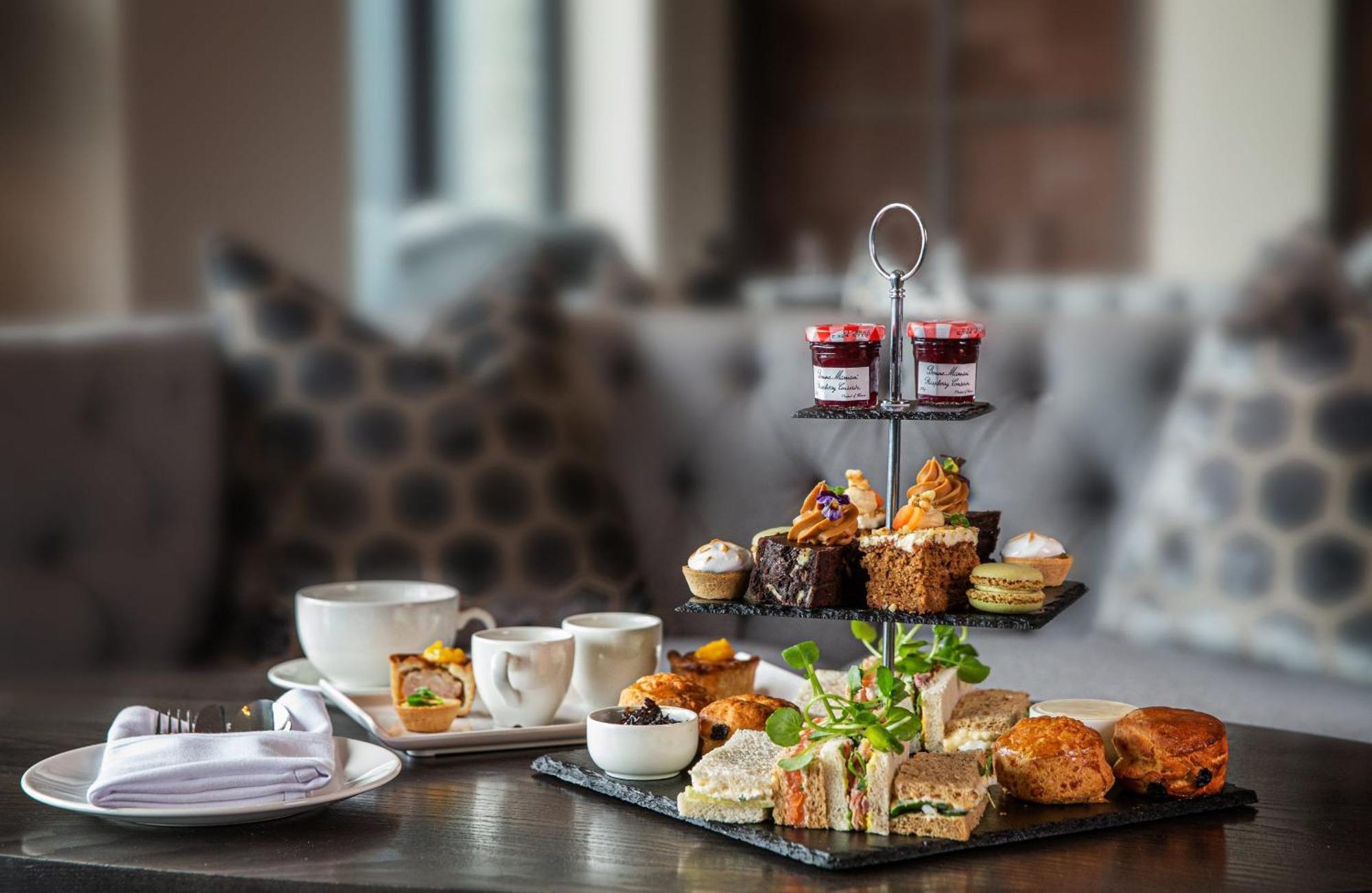 Boulevard Hotel Blackpool Dış mekan fotoğraf Afternoon tea at the InterContinental London The O2