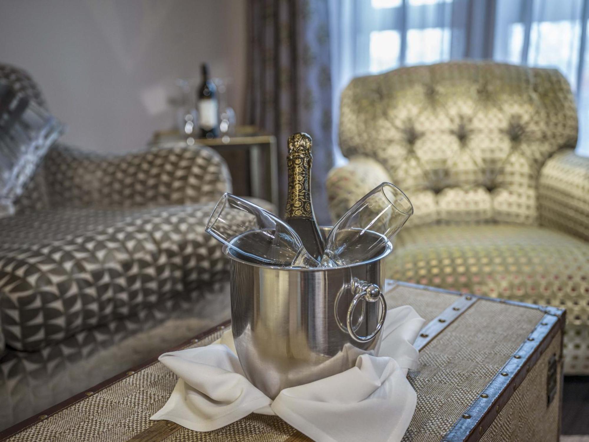 Boulevard Hotel Blackpool Dış mekan fotoğraf Champagne bucket