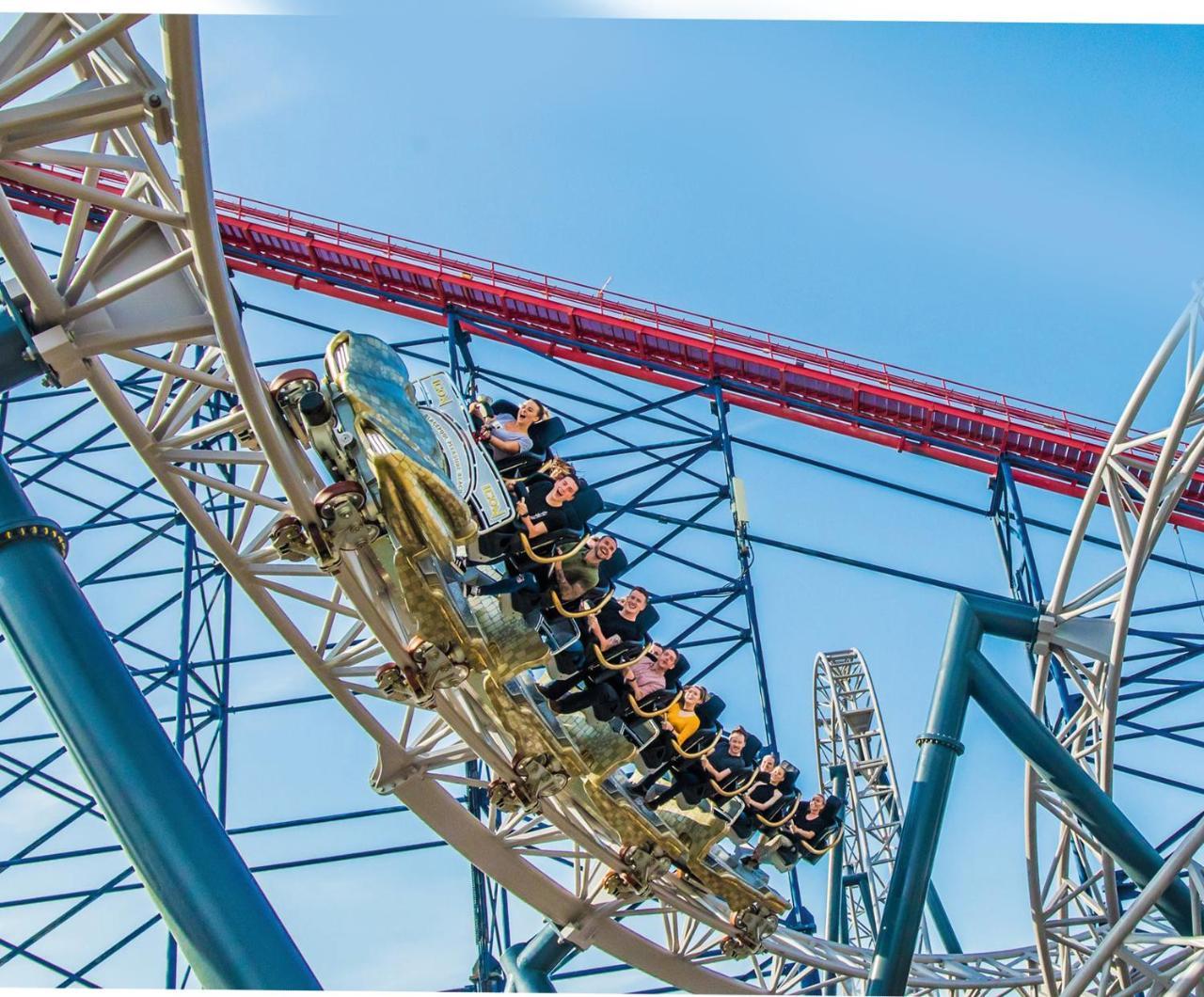 Boulevard Hotel Blackpool Dış mekan fotoğraf The Dragon roller coaster