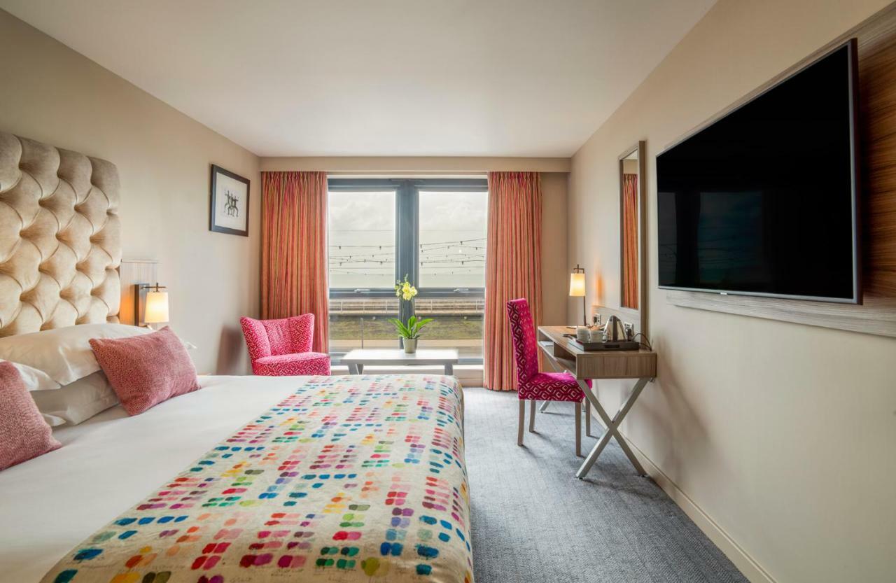 Boulevard Hotel Blackpool Dış mekan fotoğraf A room at the hotel